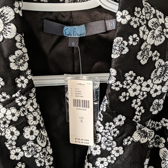 *host pick* Double breasted, floral blazer - Picture 3 of 4